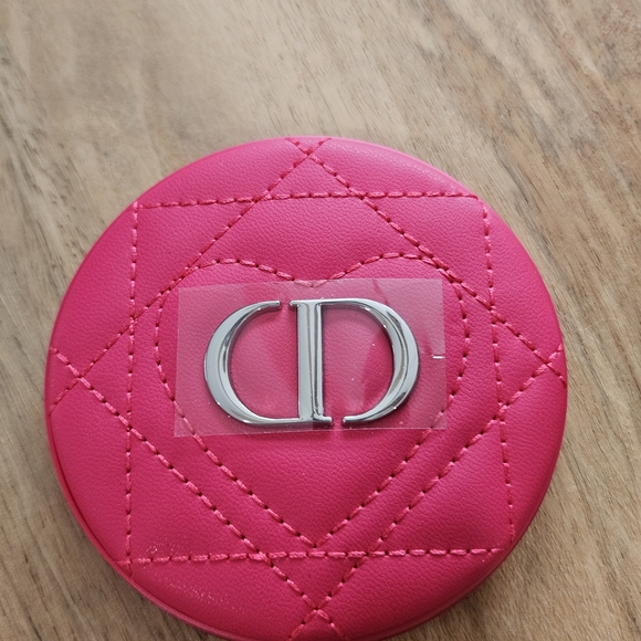 Christian Dior Pink Quilted Compact Case - Picture 3 of 7